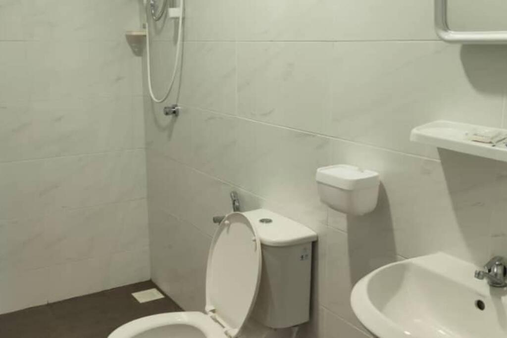 Luxurious Homestay 3Br With Pool Meru Ipoh 8 Pax Bagian luar foto