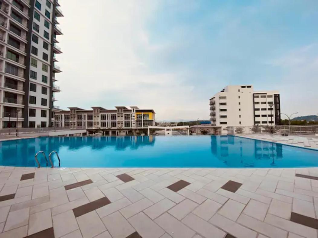 Luxurious Homestay 3Br With Pool Meru Ipoh 8 Pax Bagian luar foto